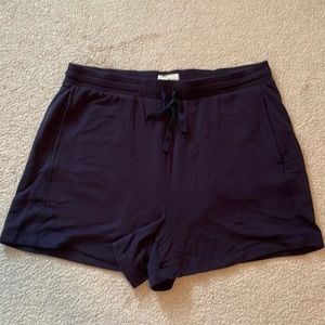 NWOT Lou & Grey Softspun Navy Shorts 3” inseam